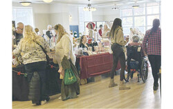 Deux initiatives – « Adoptez un aîné » et « L’Arbre des Anges » – sont lancées pour la 4e édition du marché de Noël, qui se tiendra les 22 et 23 novembre à la résidence Chartwell Monastère d’Aylmer. Crédit photo : Gracieuseté