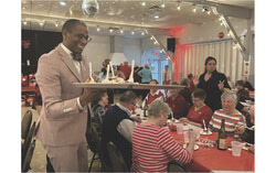 Le dîner annuel de la Saint-Valentin au Centre Aydelu a réuni les aînés pour une soirée de joie et de danse. Photo : archives du Bulletin