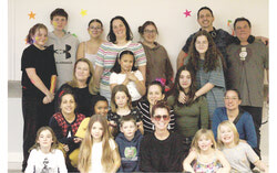 Tout le monde à l'événement passe un super moment à la fête de danse familiale, le 23 janvier. Photo : Jude Osmond