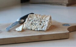 Cinq fromages de l’Outaouais, dont trois sont produits par la Fromagerie Montebello et deux par la Trappe à Fromage, figurent parmi les 63 finalistes au 26e concours Sélection Caseus. Crédit photo : Gracieuseté de la Fromagerie Montebello